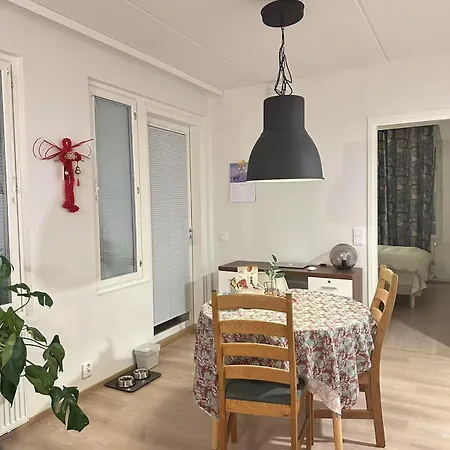 Bright & Cozy Female Guests Only * Vantaa